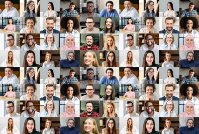 La imagen muestra fotos en miniatura de mucha gente, un mosaico de personas